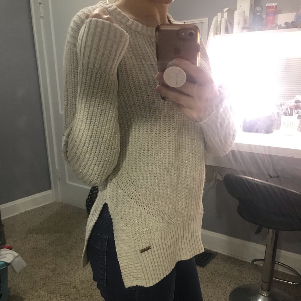Toms sweater